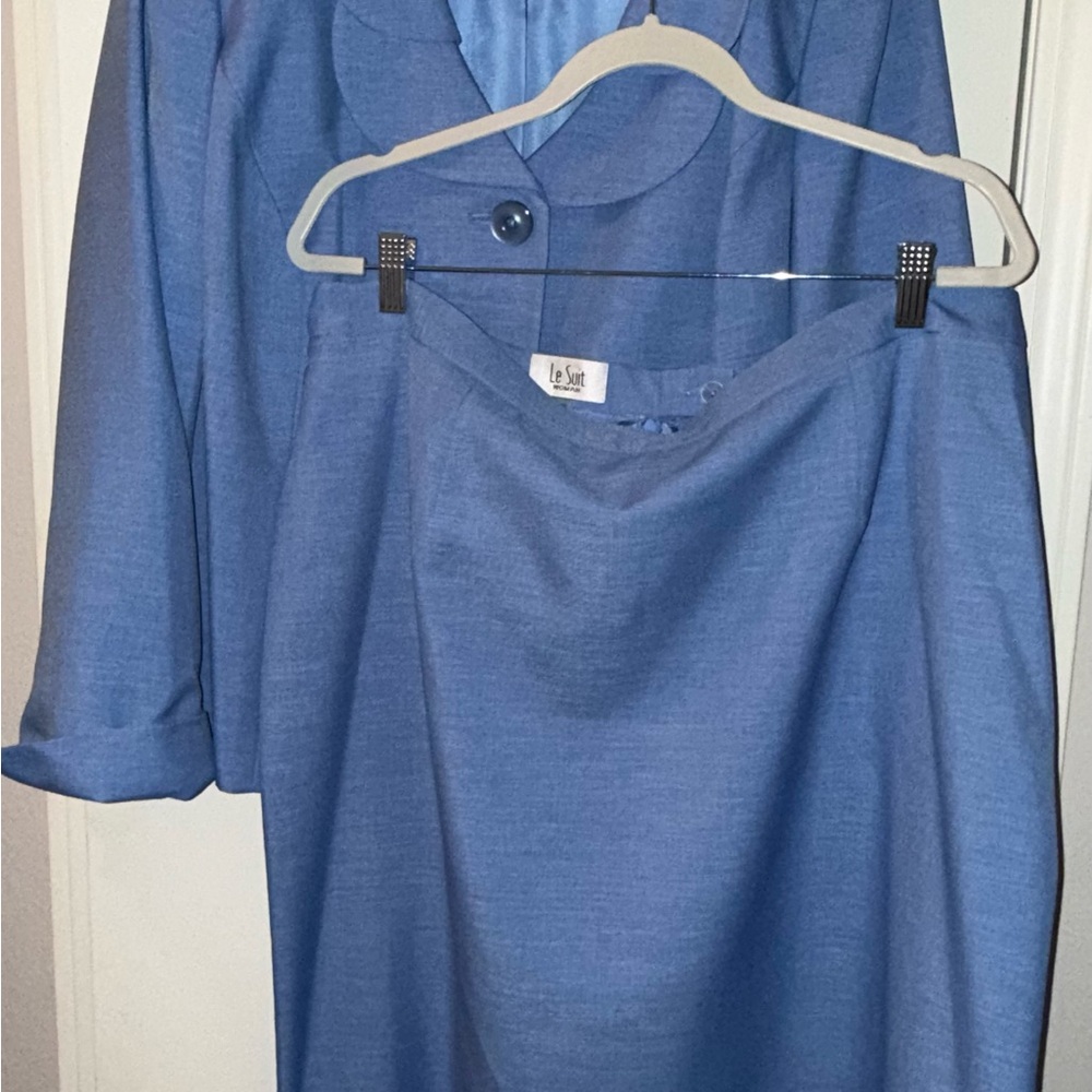 Le Suit Women's Light Blue Jacket & Skirt Suit Set 18W - Picture 2 of 5